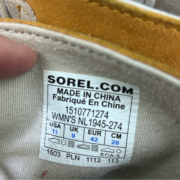 Sorel Womens Suede Leather Boots with Gum Rubber Mocossan Sole, size 11 - Picture 7 of 9